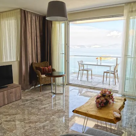 ヴィラ Bodrum Adabuku Luks 2+1 Ozel Plaj Ve Havuzlu *